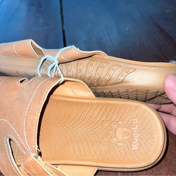 KuaiLu sandals! Like new! - Picture 7 of 10